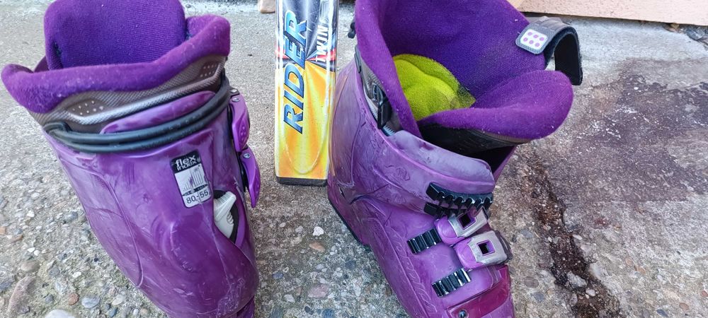 Clapari Nordica Flex 240-245 si schiuri Atomic Rider 142 cm