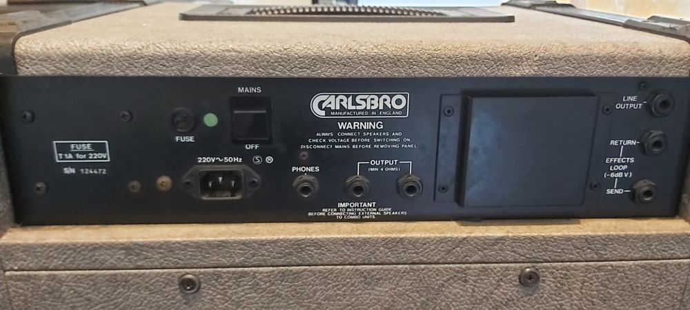 Vând combo de bas Carlsbro