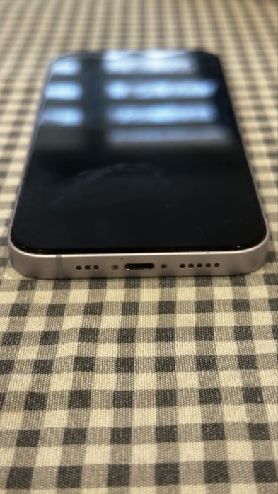 Iphone 14 розов