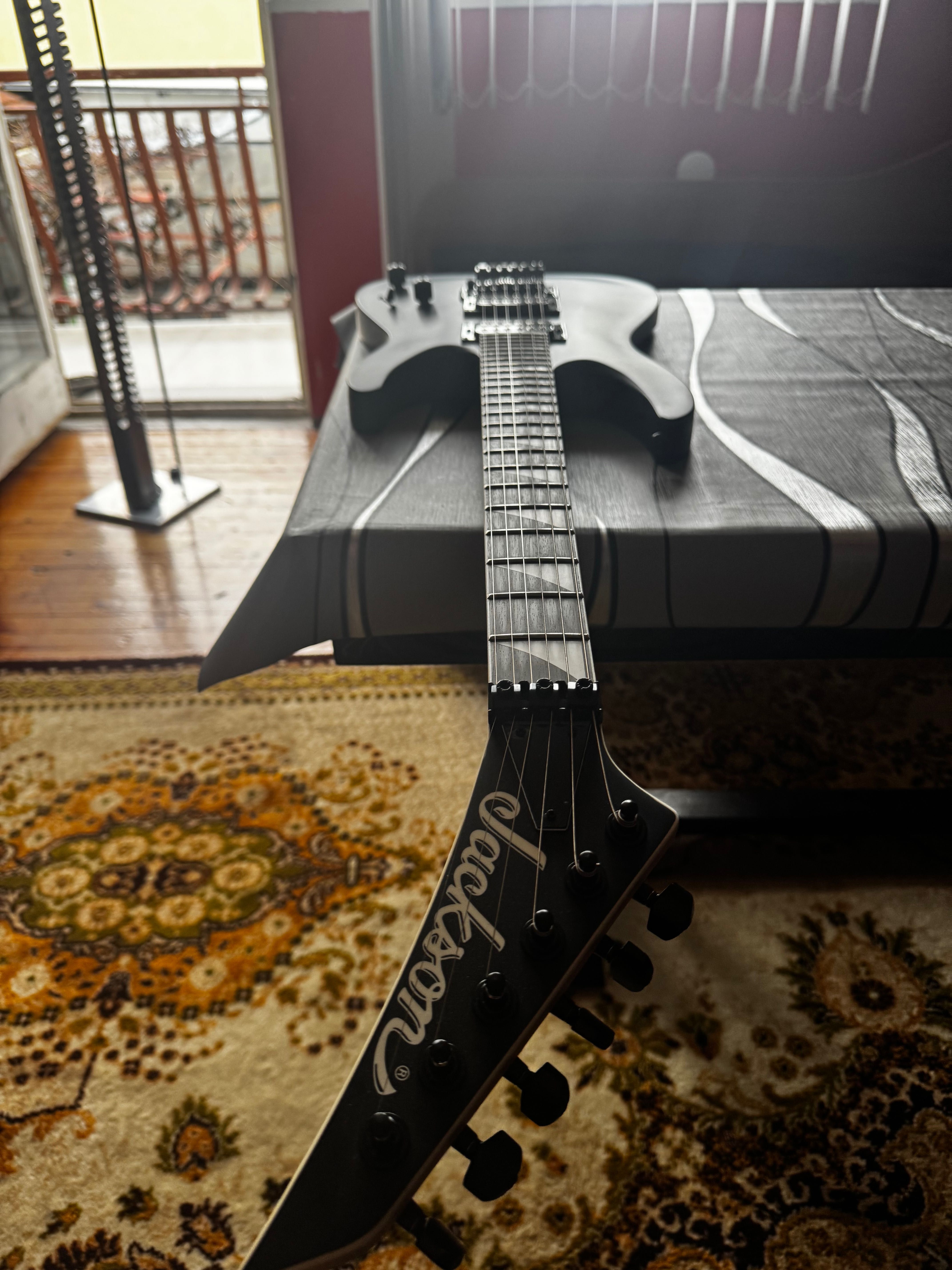 Jackson JS Series Dinky JS32 DKA Satin Black Електрическа китара