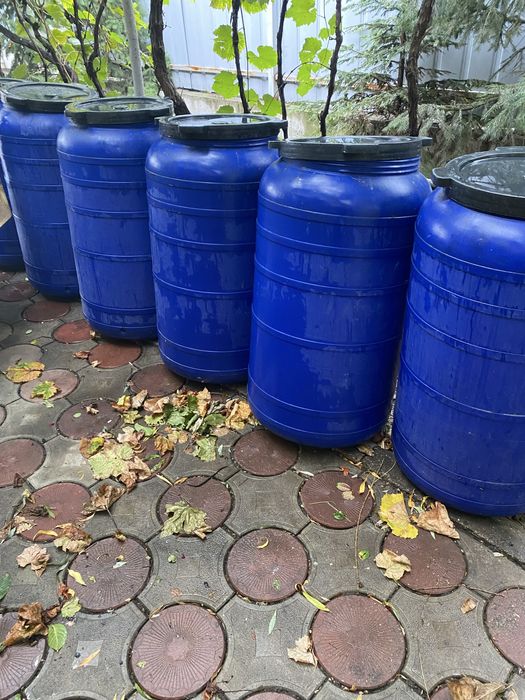 De vanzare butoaie de plastic 250l