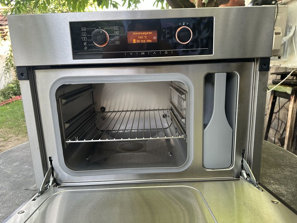 Фурна с пара Miele DG5061