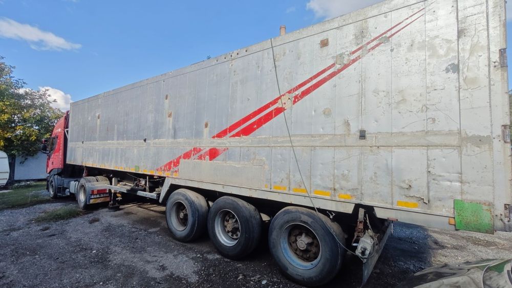 Semiremorca basculabila de cereale din aluminiu