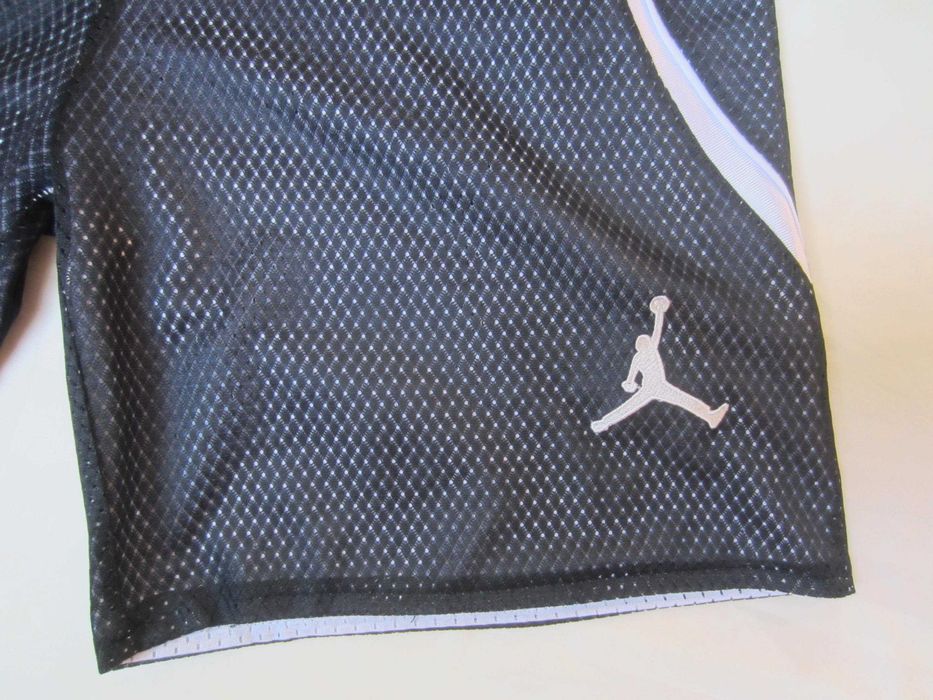 Sort Jordan , masura M, dublura interioara, nu are buzunare