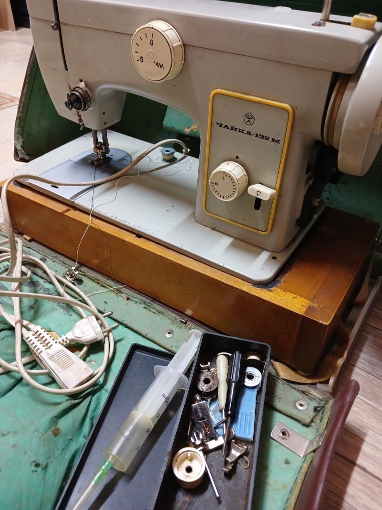 Швейная машинка " чайка"  Made in USSR