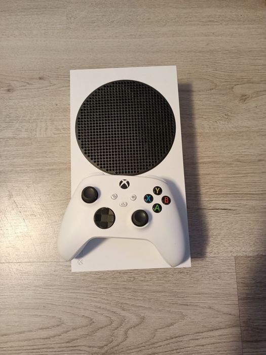 Vând Xbox series s NEGOCIABIL
