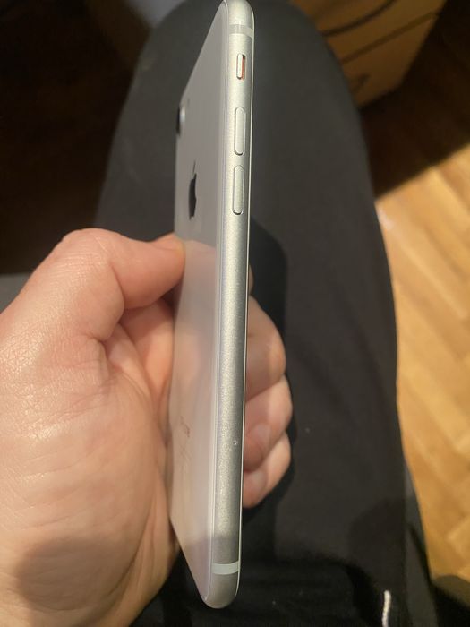 Iphone 8 много запазен