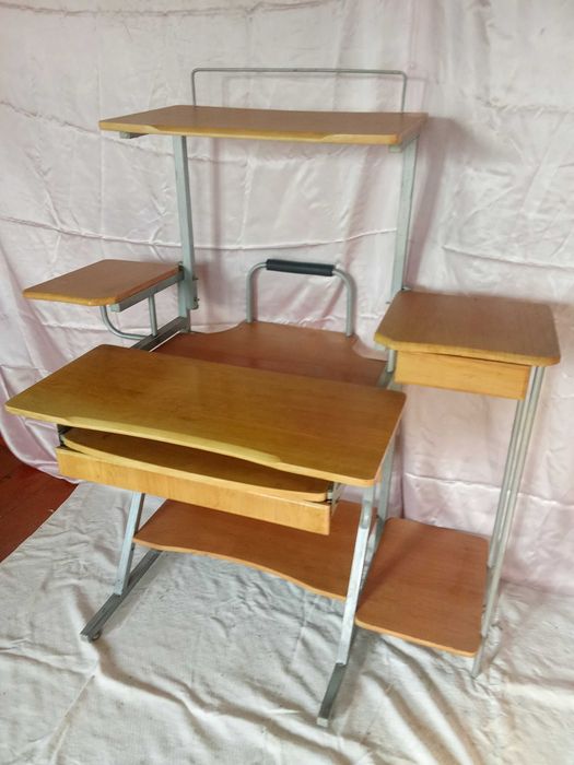 Стол компьютерный