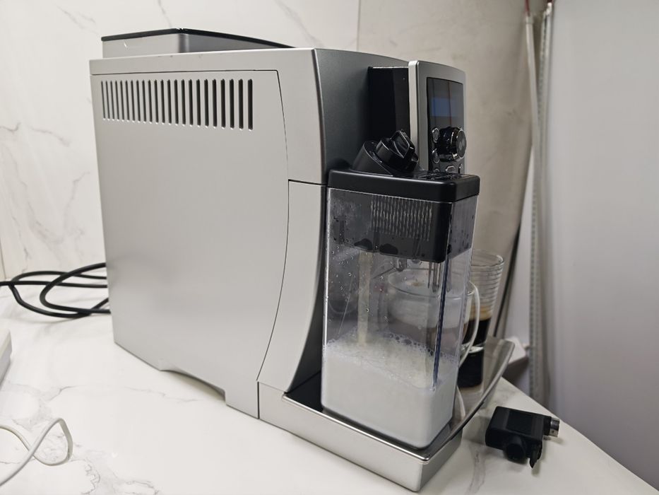 Espressor / Expresor / Aparat de cafea DeLonghi Cappuccino