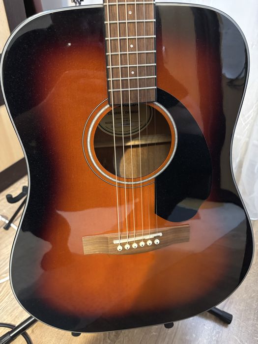 Chitara acustica fender