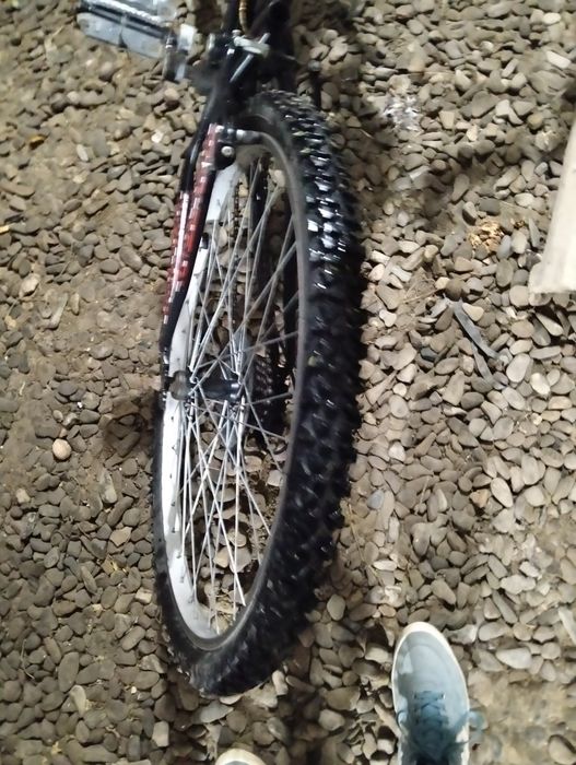 Vând bicicleta pentru copii de 10-12ani