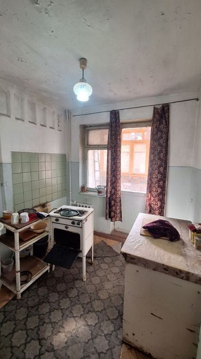 Срочно продаётся 3 комнатная квартира на 1 этаже 4 этажного дома