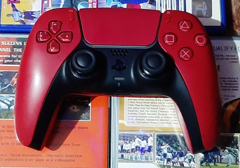 Vând manetă originală PlayStation 5 ediție limitată roșie ps5