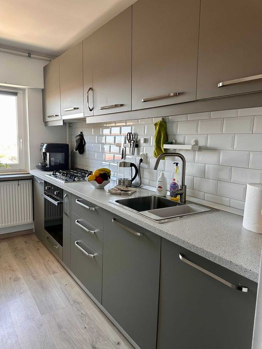 Inchiriez apartament 2 camere cu loc parcare, zona Tomis 3