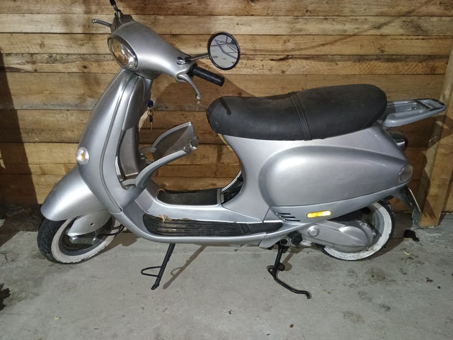Vespa 125 schimb cu auto/moto/ electrice