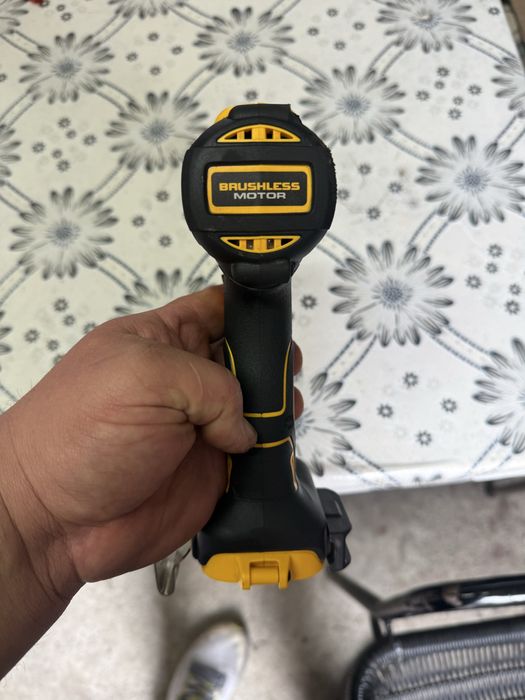 Акумулаторен винтоверт DEWALT DCD791NT