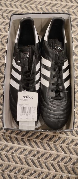 Чисто нови adidas бутонки
