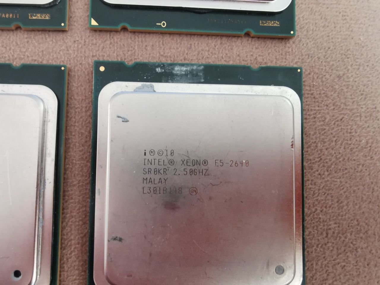 16 броя Xeon CPU сокет 2011