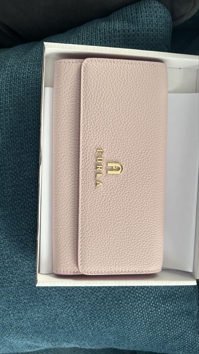 Чисто нов модел Furla Camelia XL.100%оригинал.Жестоки, с етикети