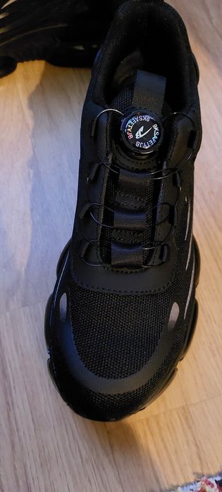 Adidasi cu bombeu metalic