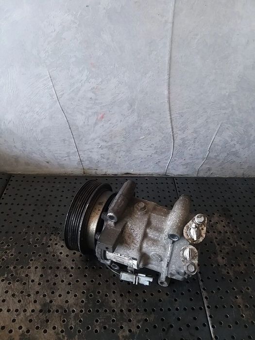 Compresor clima ac 1.5 dci renault clio 3 8200953359a