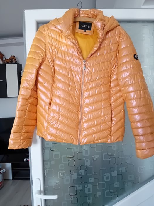 Vând geaca călduroasă