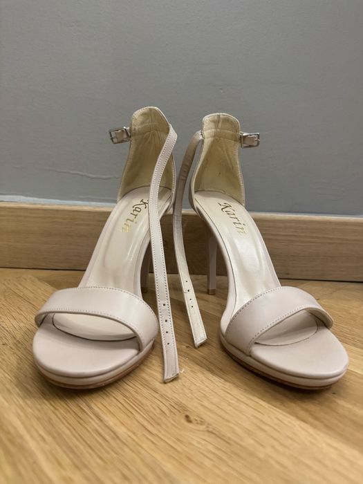 Sandale piele cu toc crem marime 38