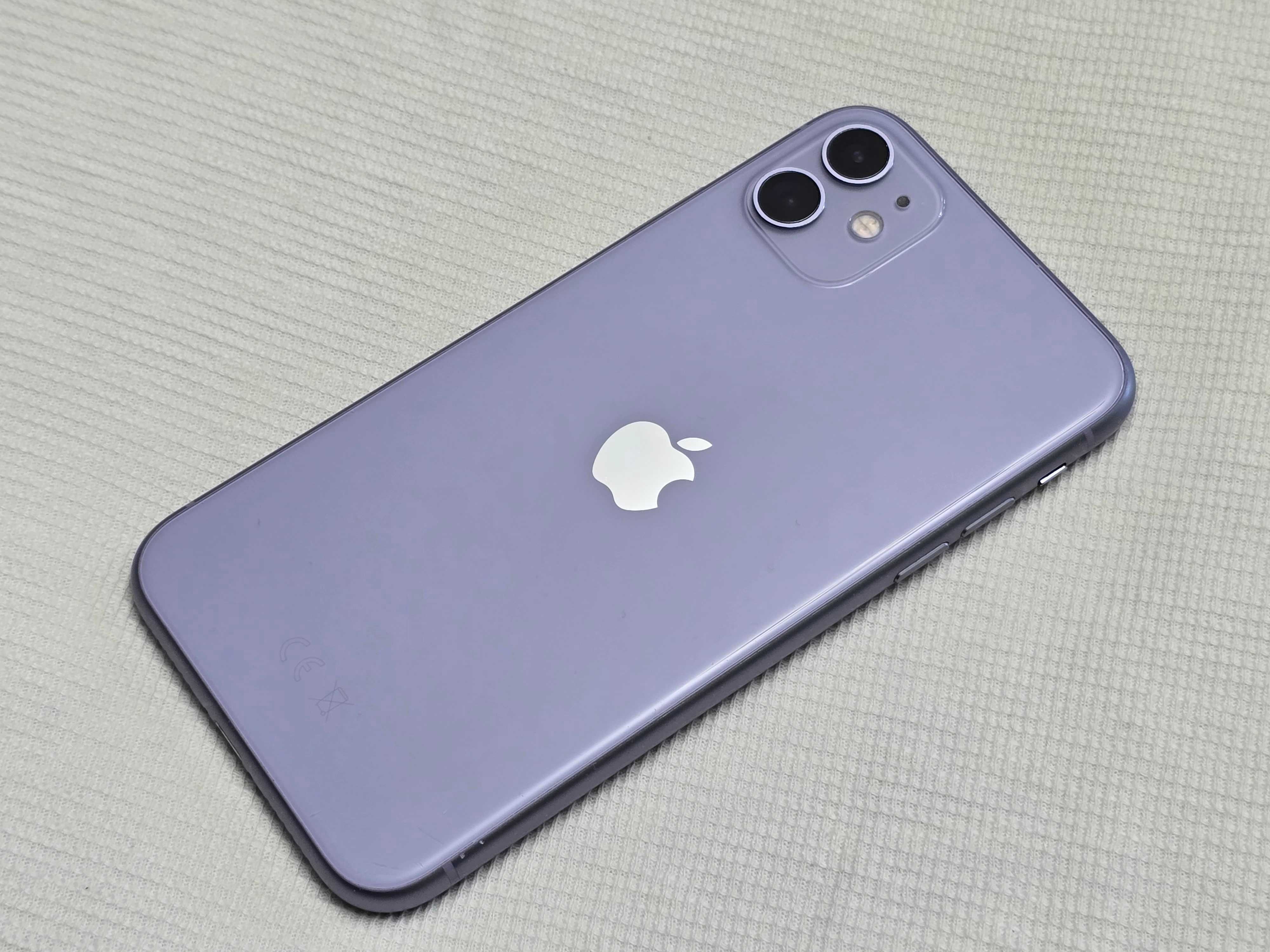 Iphone 11 10/10 Purple