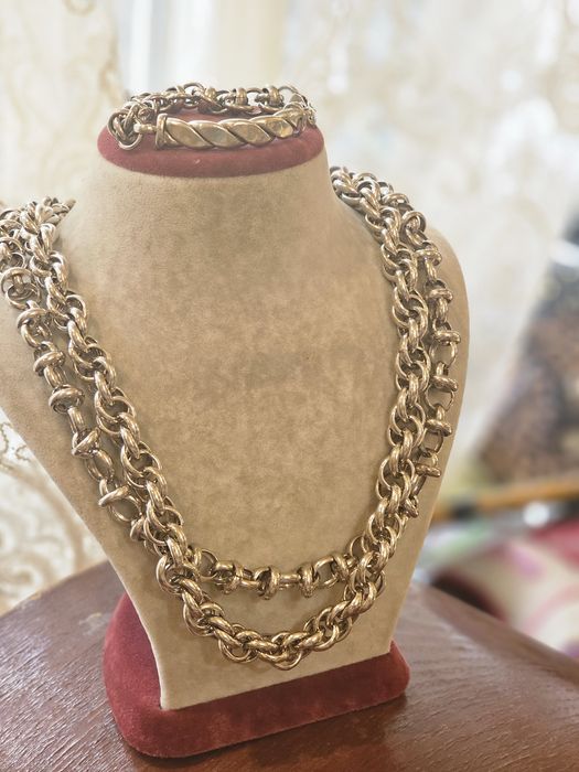 Продавам красиви стилни сребърни синджири!