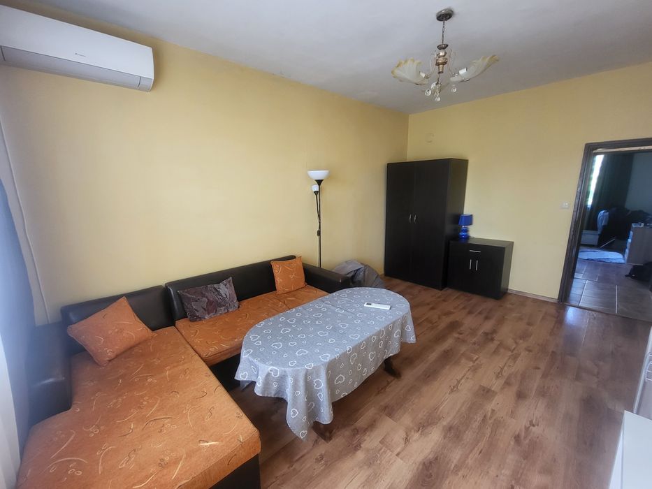 Дава се под наем Двустаен апартамент в Варна, Възраждане 1 - 68 кв.м за 360 € - Снимка #1