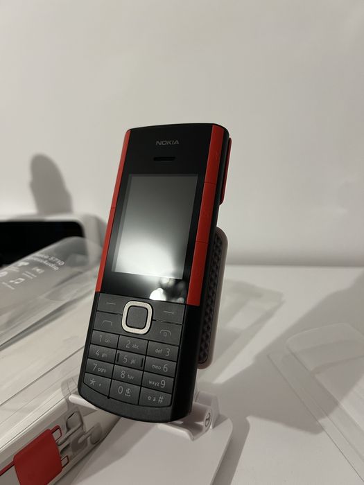 Vand Nokia 5710 ( 2 buc )