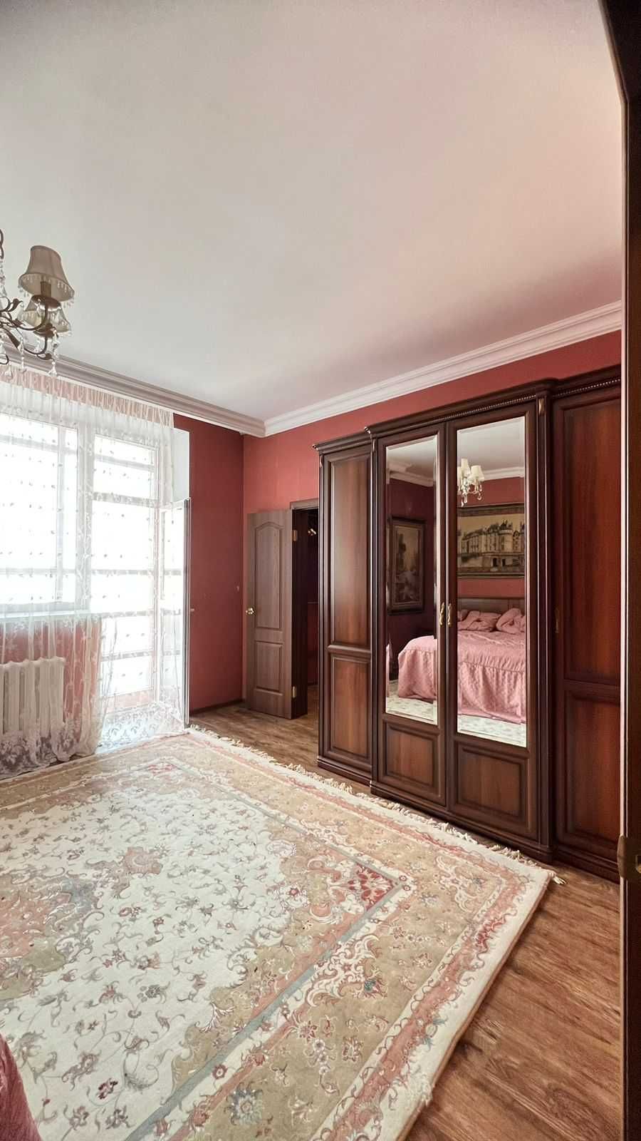 Продам 4-х комнатную квартиру - Габдуллина 5 (пр.Республики)
