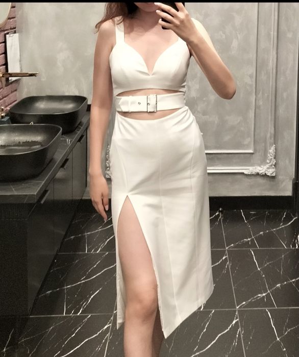 Продается платье 44 размера в хорошем состоянии срочно