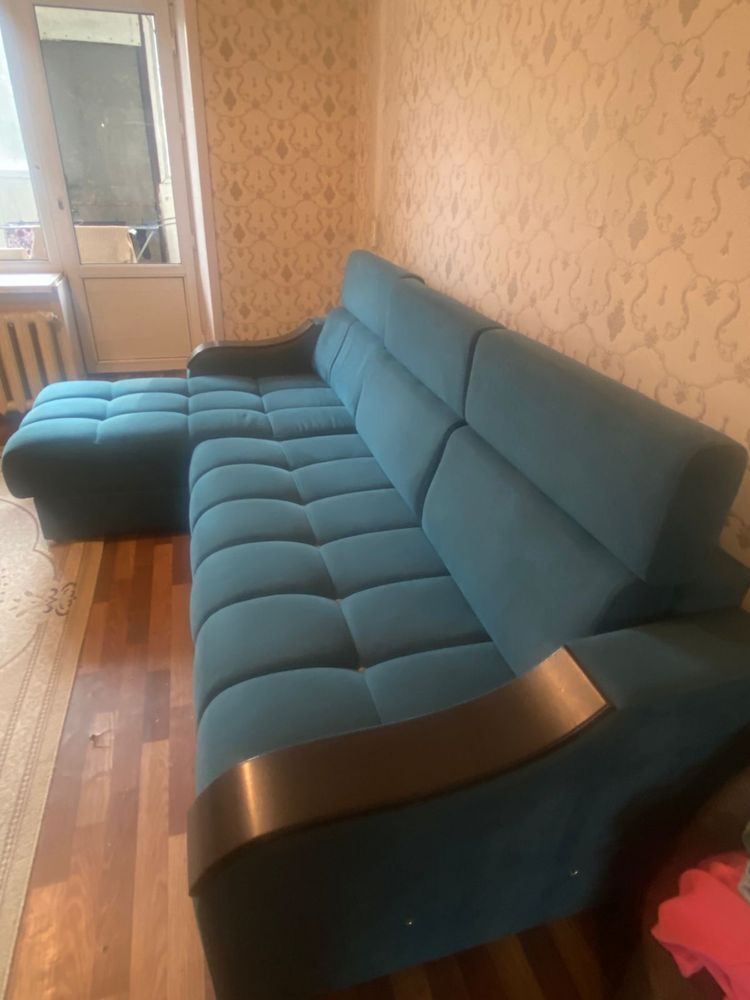 Срочно продам диван