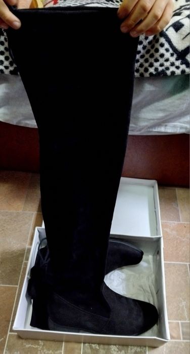 Cizme lungi catifea nr 36 (23.cm)+ bonus o poșetă