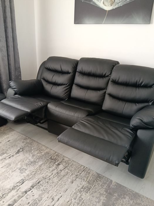 Canapea Tv piele, 2 tabureti piele, măsuță sticlă