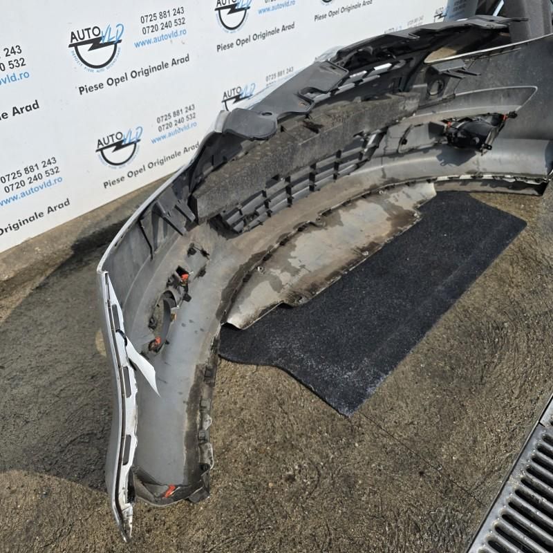 Bara fata spoiler cu grila Opel Corsa D