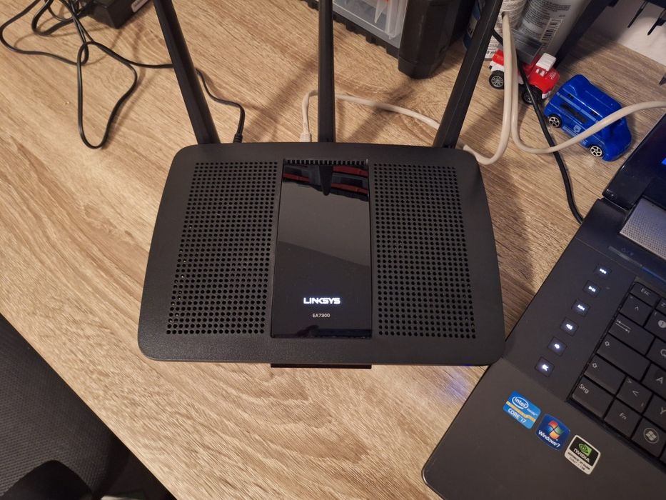 Vând Linksys EA7300 v2 – router gaming / de performanță