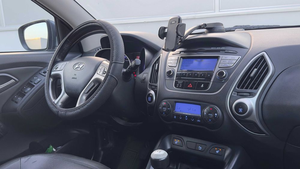 Proprietar , vand Hyundai IX35 , motor 2.0 benzina , panoramic