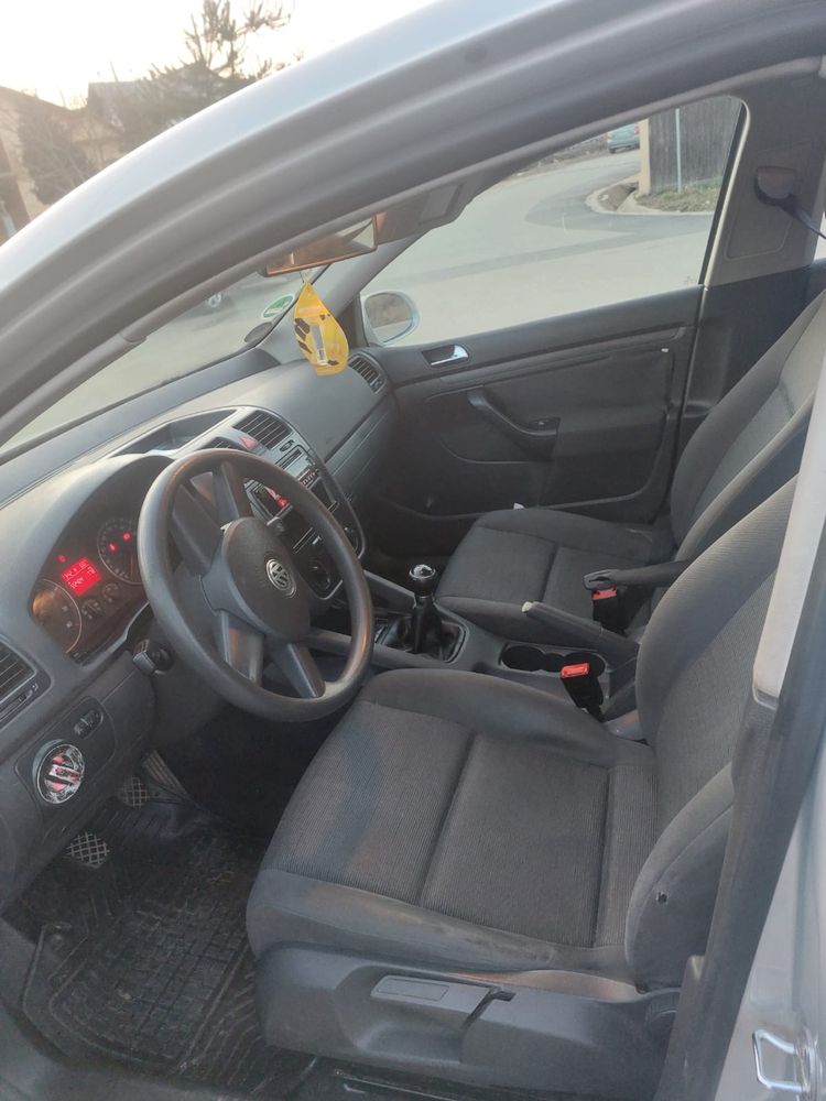 Dezmembrez/ Dezmembrari Golf 5 1.6 MPI 1.6FSI