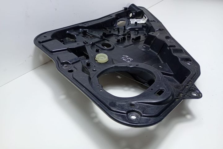 Macara geam dreapta spate A1767304400 Mercedes-Benz GLA-Class X156 se