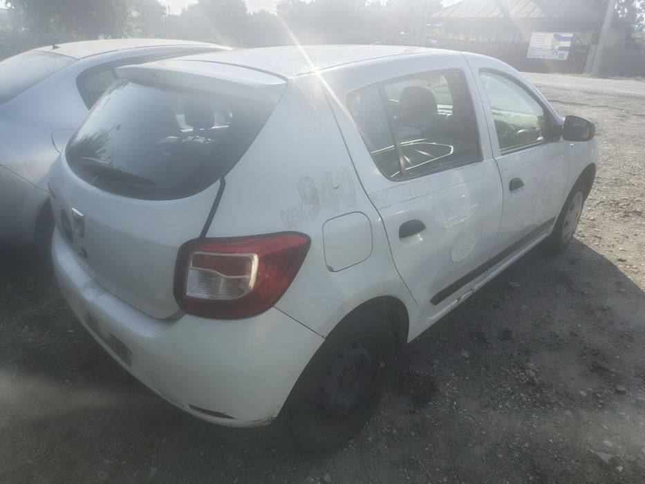 Dezmembrez Dacia Sandero 1.2 benzina euro 5 2015
