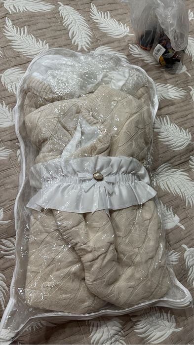 Конверт сатылады новоржденый  выпоскіге арналған қыз баланың киімі сат