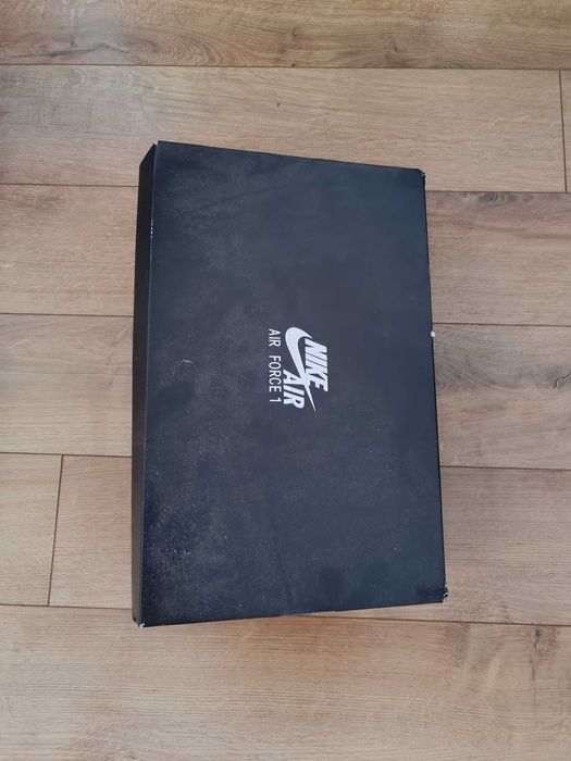 Nike Air Force 1 Luxe