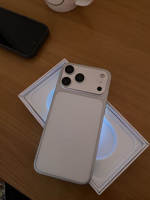 Айфон 17 про макс