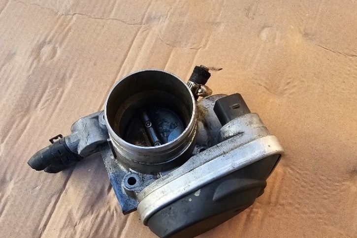 Clapeta acceletatie 1.6i ALZ Passart B5.5/Audi A4 B6/Superb/A6 C5
