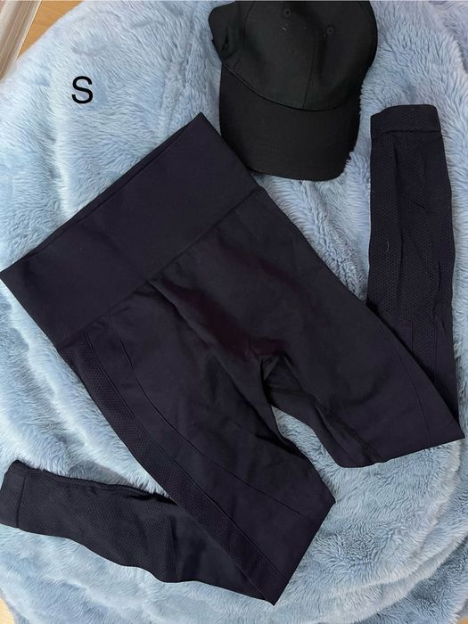 Оформящ черен клин