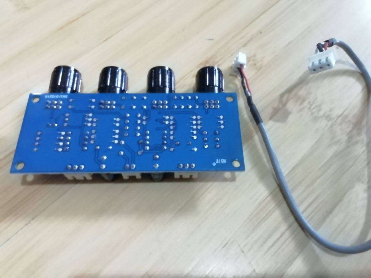 Preamplificator cu corector de ton, 12v