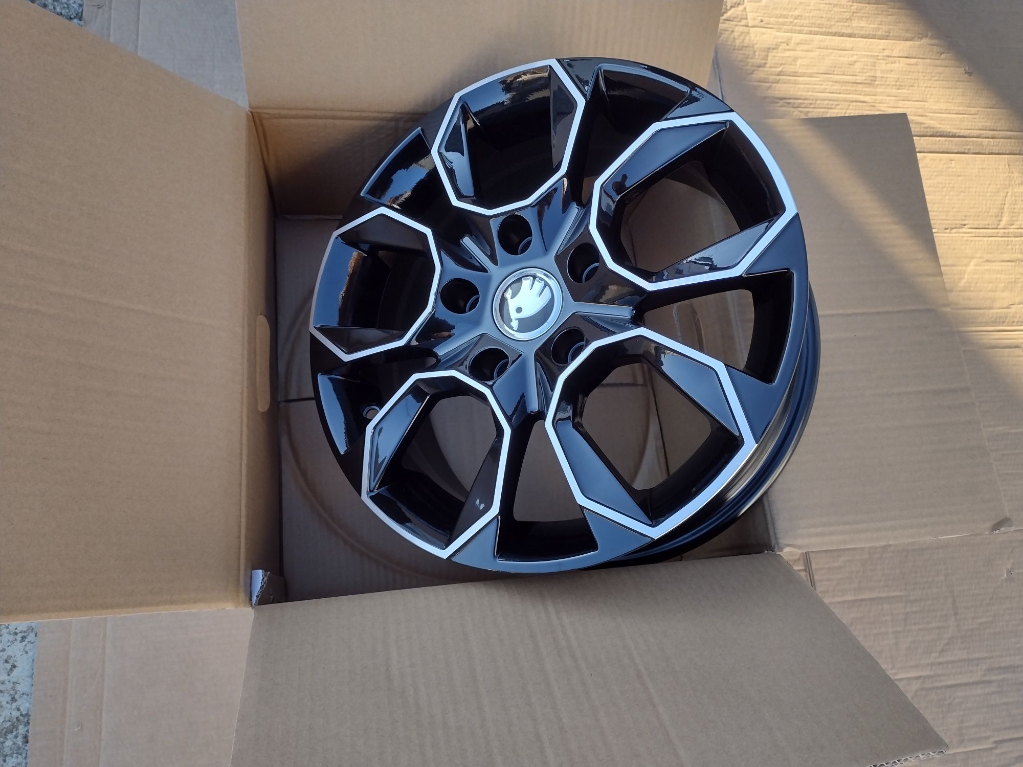 Jante 15 Skoda VRS Octavia 2 II,  Octavia 3 III
Prindere 5 x 112 R15