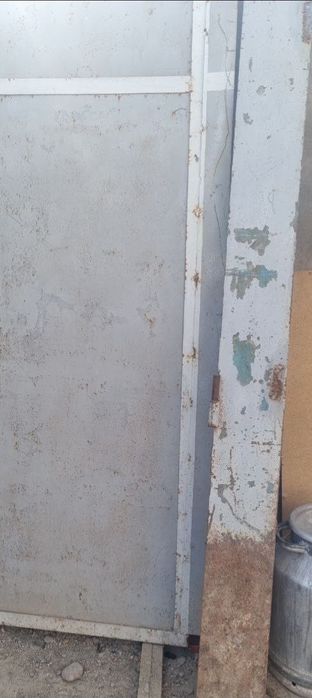 Срочни сотилади Темир дарвоза